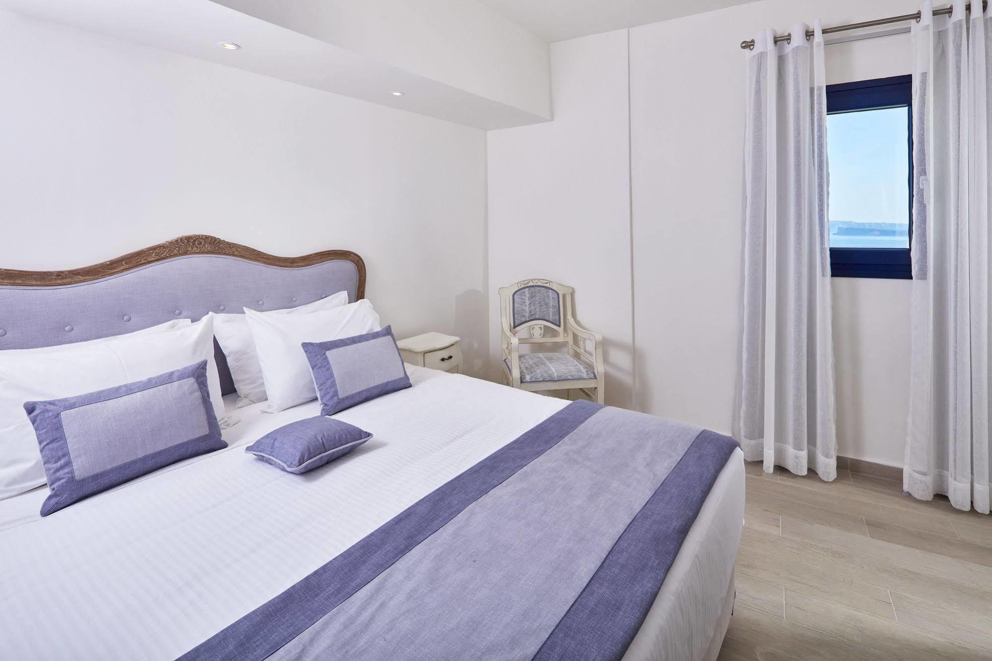 La Maltese Oia Luxury Suites Exterior foto